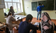 Либо снимай, либо уходи! Российские школы столкнулись с новой проблемой